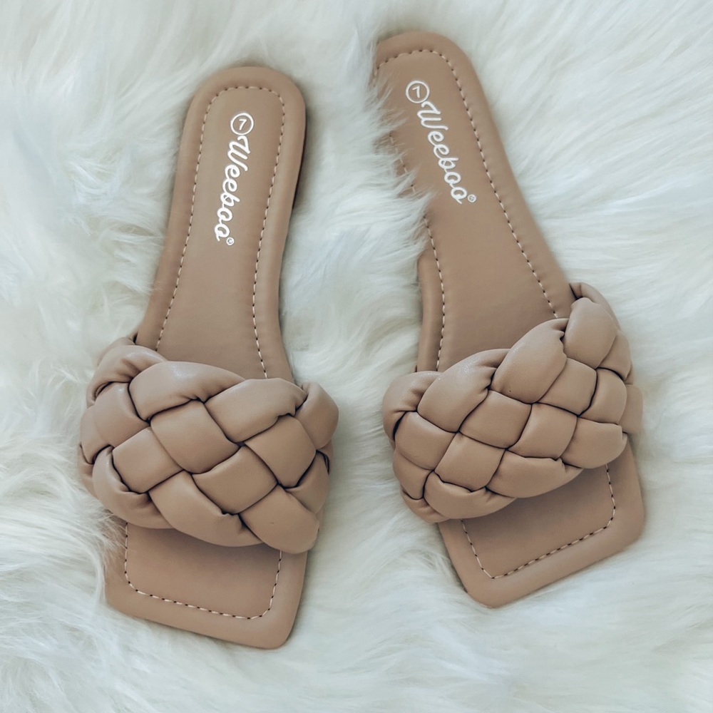 Cakewalk Woven Square Toe Slides Size 7